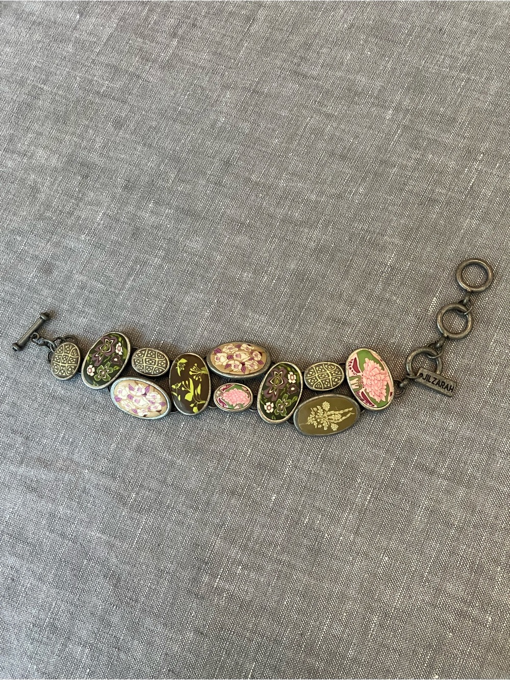 Jilzarah bracelet with handmade clay medallions - Picture 2 of 5